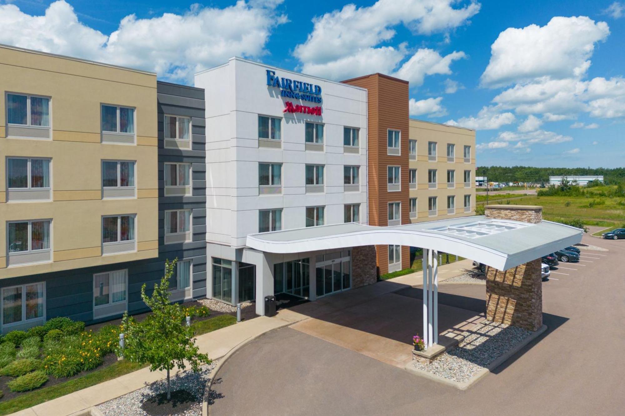 Fairfield Inn & Suites By Marriott Moncton Exterior photo